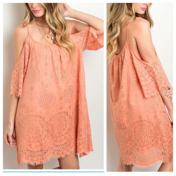 entro Dresses & Skirts - 🆕🍑ENTRO! Eyelet detail/open shoulder/fully lined (see description for sizing)